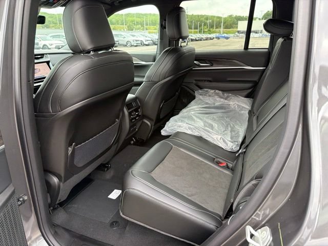 New 2026 Jeep Grand Cherokee Altitude AWD/4WD image 7