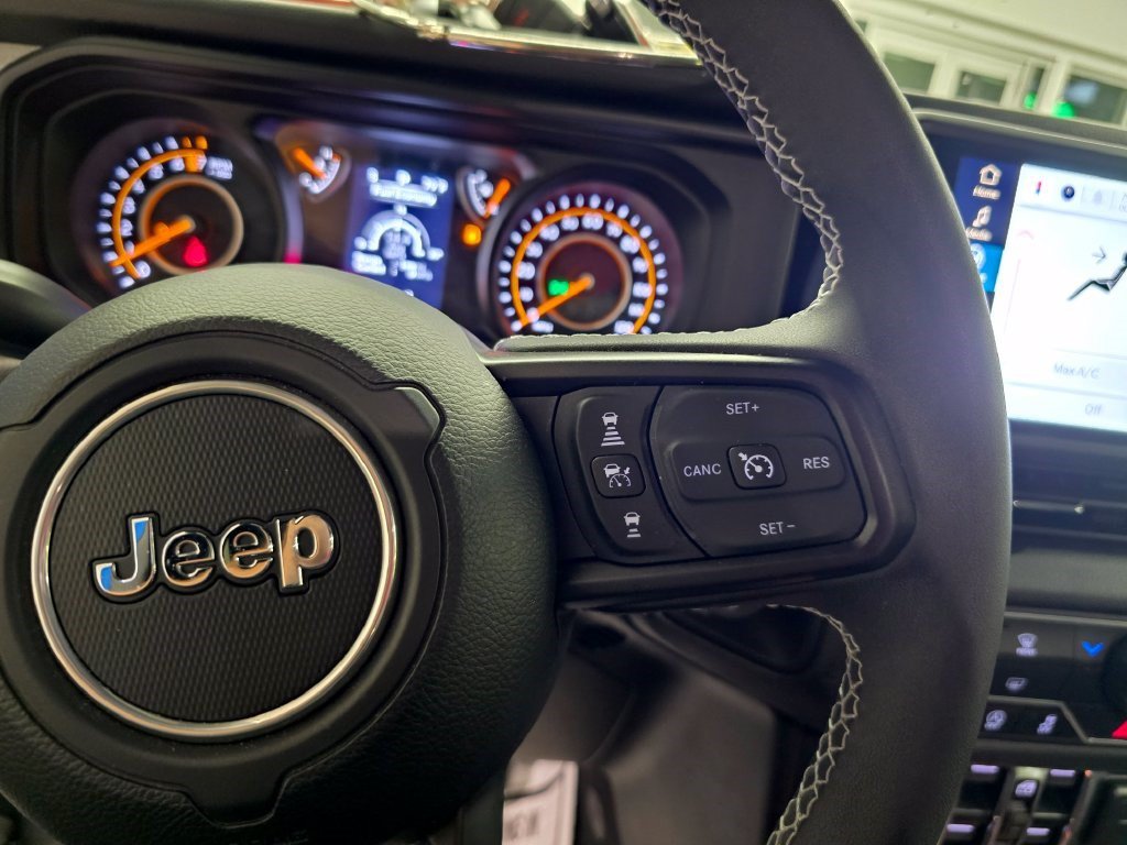 Used 2025 Jeep Gladiator Sport AWD/4WD image 20