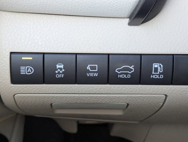 Used 2020 Toyota Camry XLE image 22