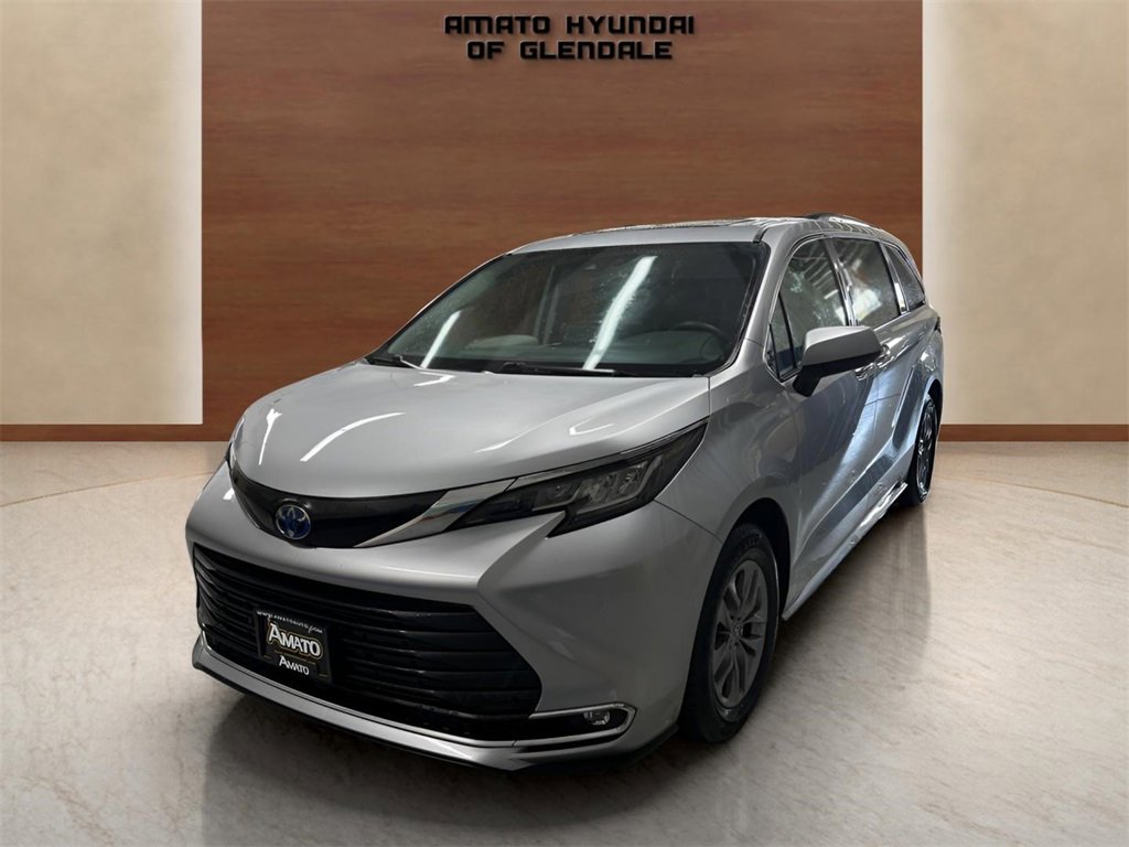 Used 2023 Toyota Sienna XLE
