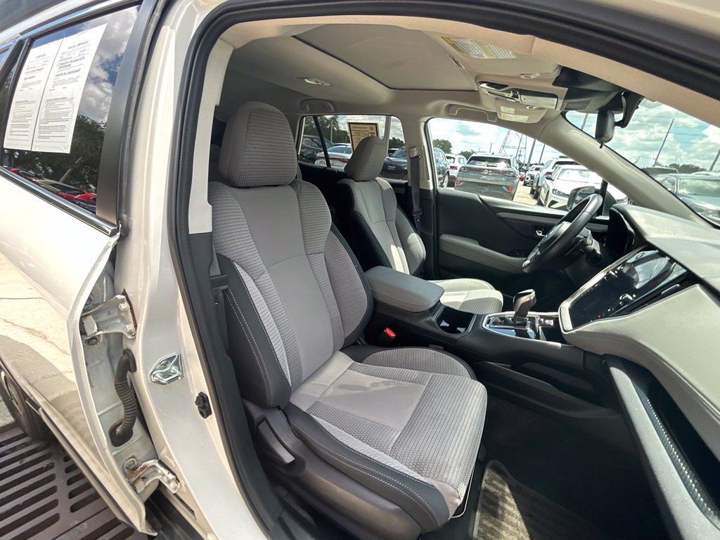 Used 2025 Subaru Outback Premium AWD/4WD image 32