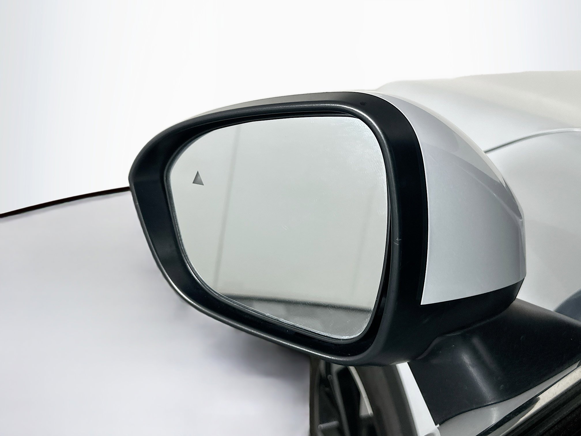 Used 2024 Mitsubishi Outlander SE image 16