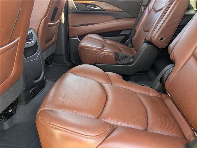Used 2020 Cadillac Escalade Luxury image 16