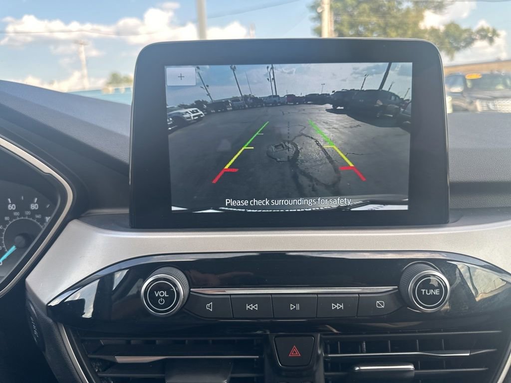 Used 2022 Ford Escape SE w/ SE Sport Appearance Package image 18