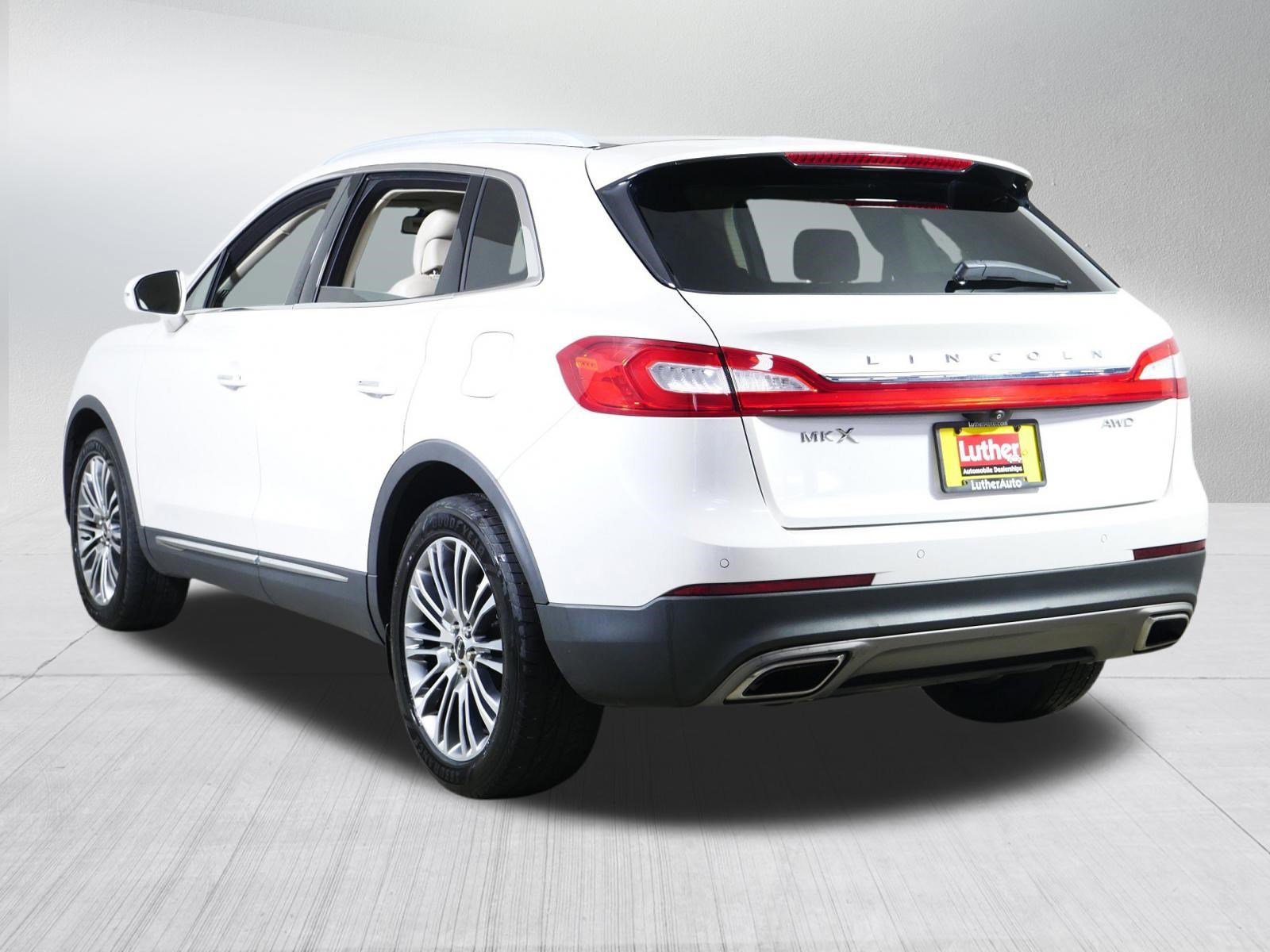 Used 2016 Lincoln MKX Reserve w/ Climate Package AWD/4WD image 5