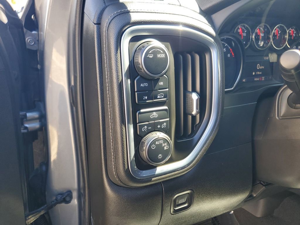 Used 2021 Chevrolet Silverado 1500 LT image 23