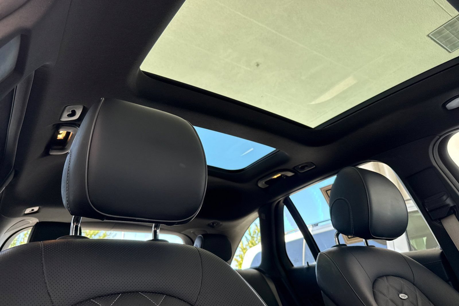 Used 2017 Mercedes-Benz GLC 300 4MATIC image 22