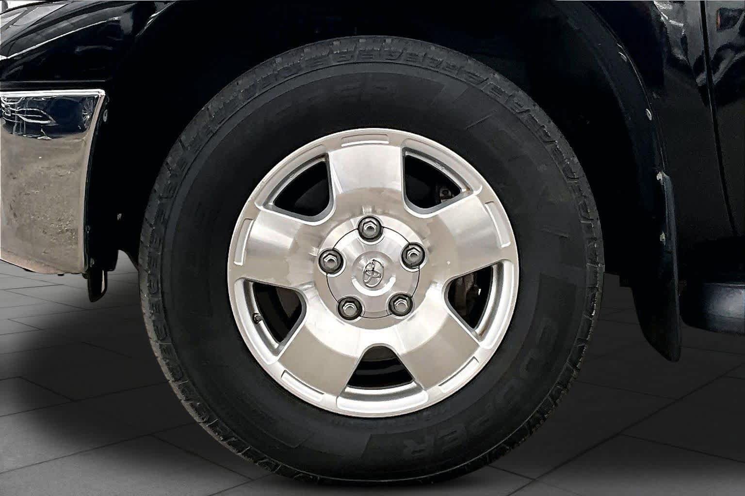 Used 2010 Toyota Tundra 4x4 Double Cab image 10