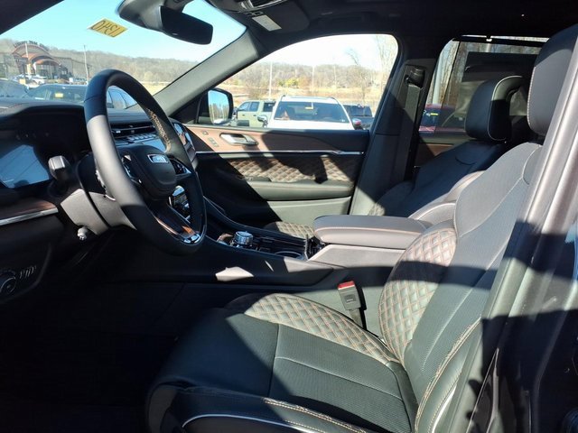 New 2025 Jeep Grand Cherokee L Summit image 7