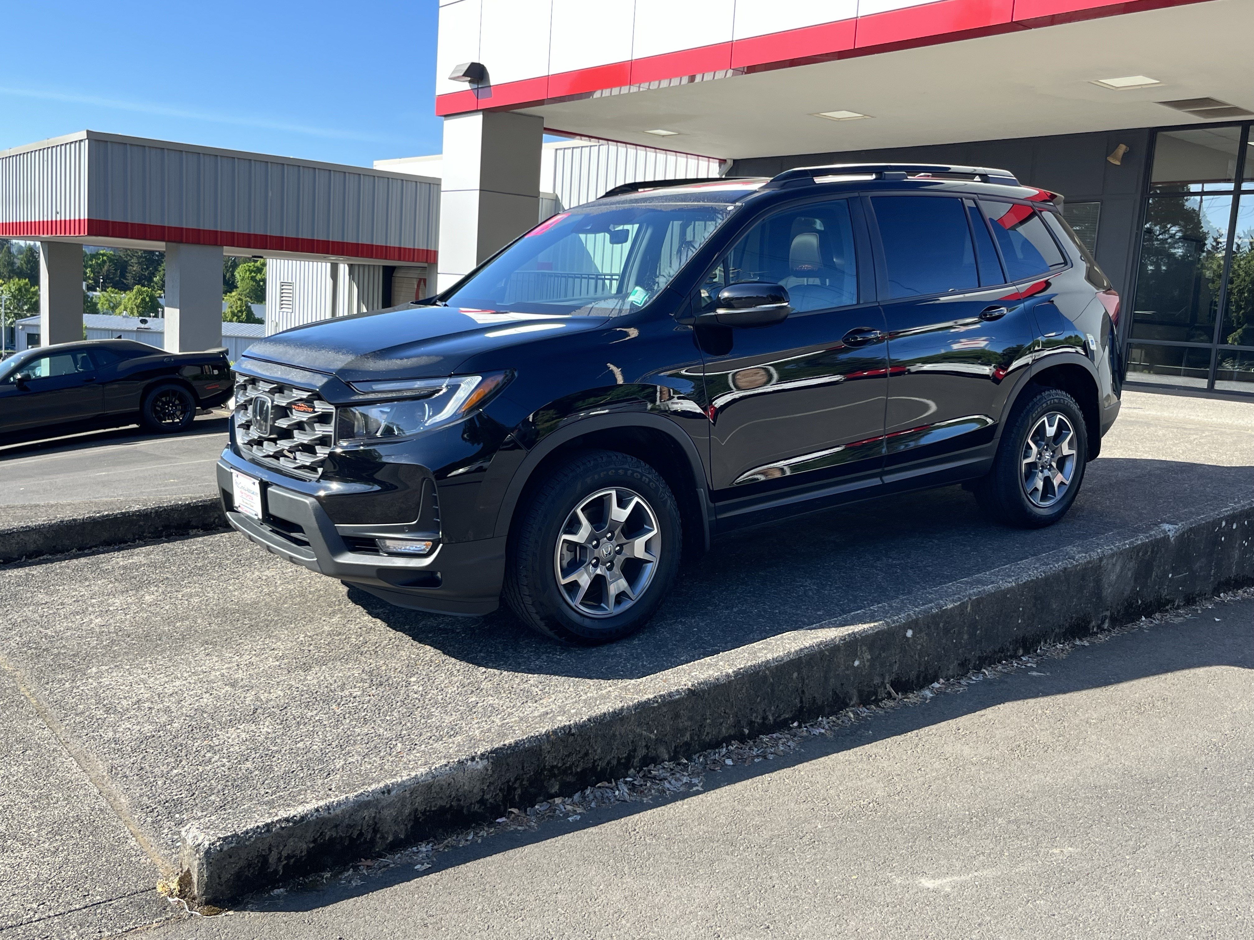 Used 2023 Honda Passport TrailSport image 4