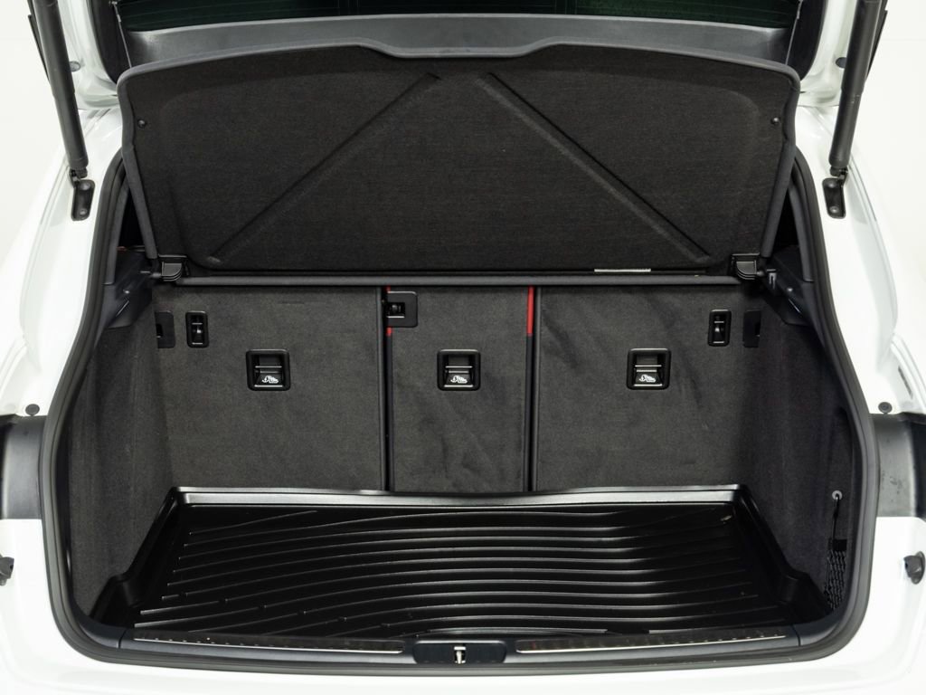 Certified 2023 Porsche Macan Turbo image 31