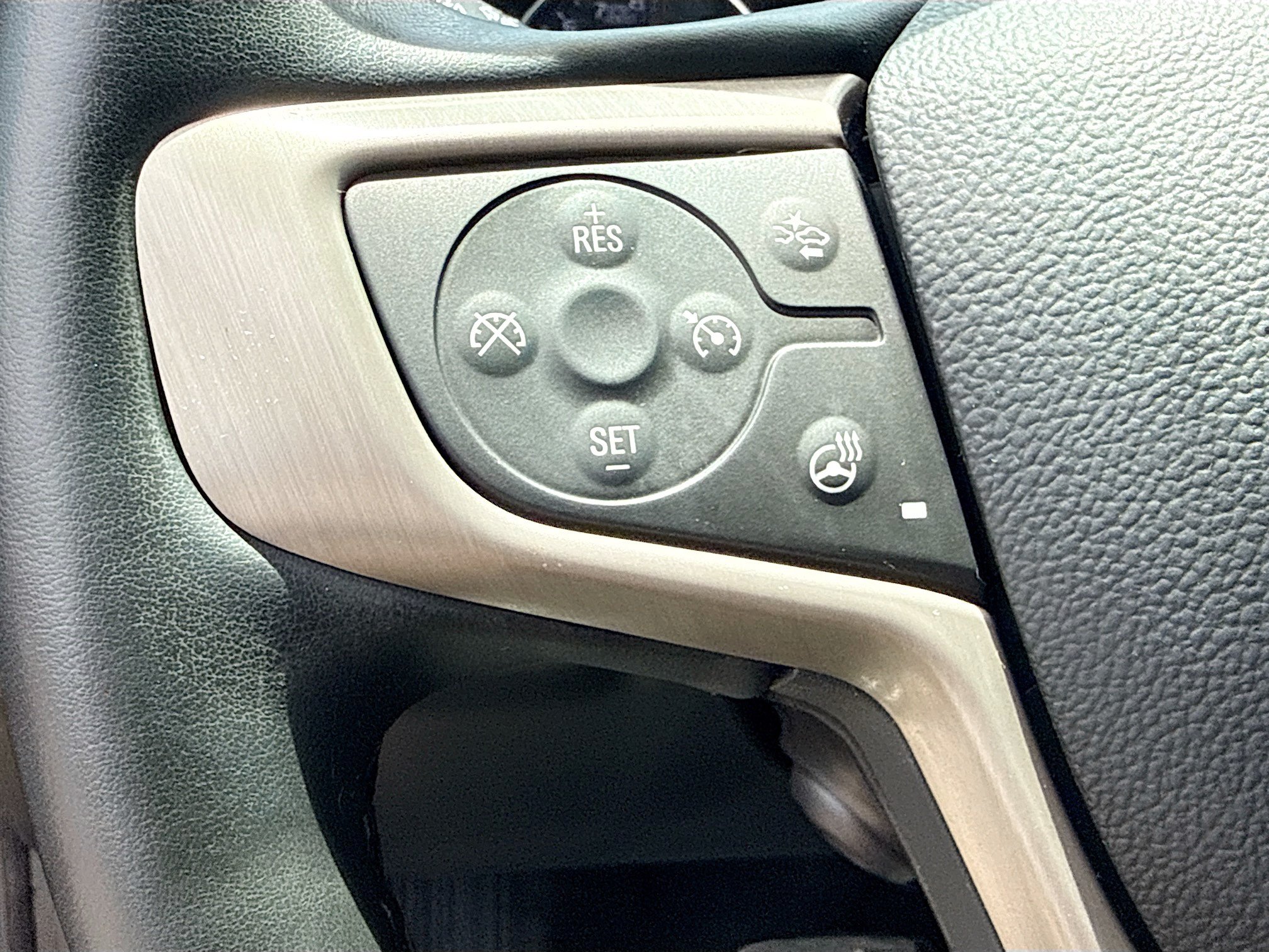 Used 2023 GMC Acadia Denali w/ Black Diamond Edition FWD image 39