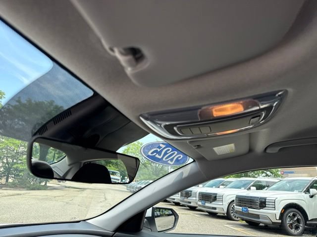 Used 2025 Hyundai Elantra SE FWD image 35