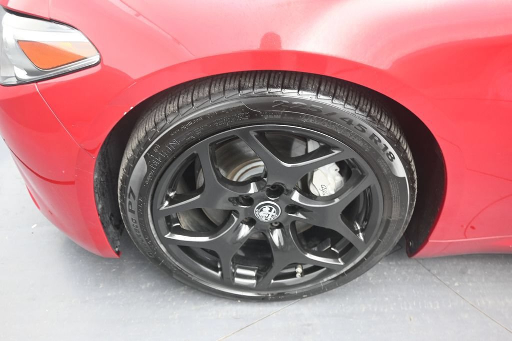 Used 2021 Alfa Romeo Giulia Sprint w/ Nero Edizione RWD image 9