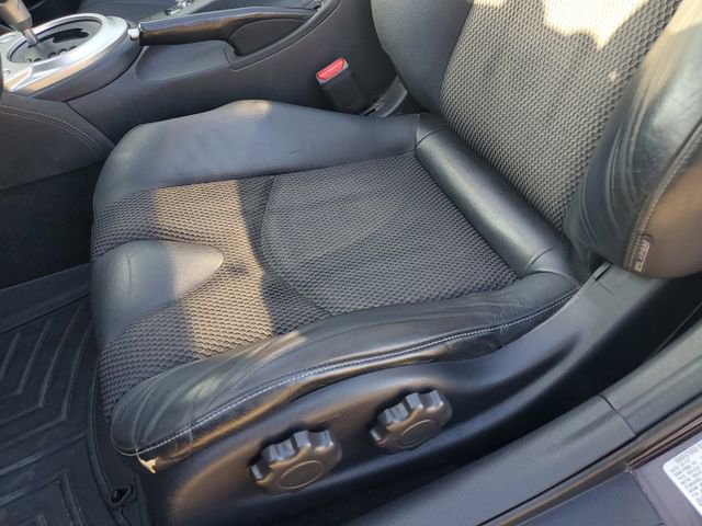 Used 2017 Nissan 370Z Touring image 18