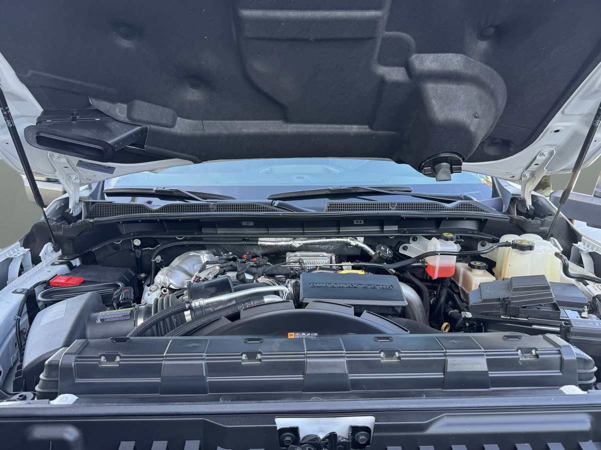 Used 2023 GMC Sierra 2500 SLT w/ SLT Convenience Package image 16