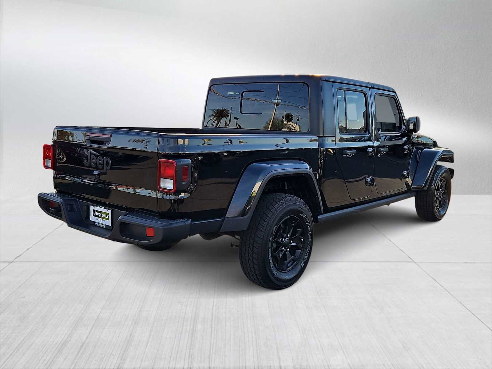 Used 2022 Jeep Gladiator Sport image 8