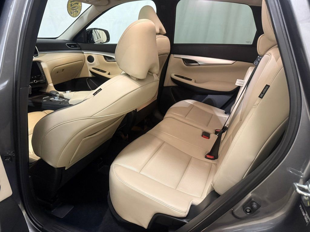 Used 2021 INFINITI QX50 Essential w/ Convenience Package image 24