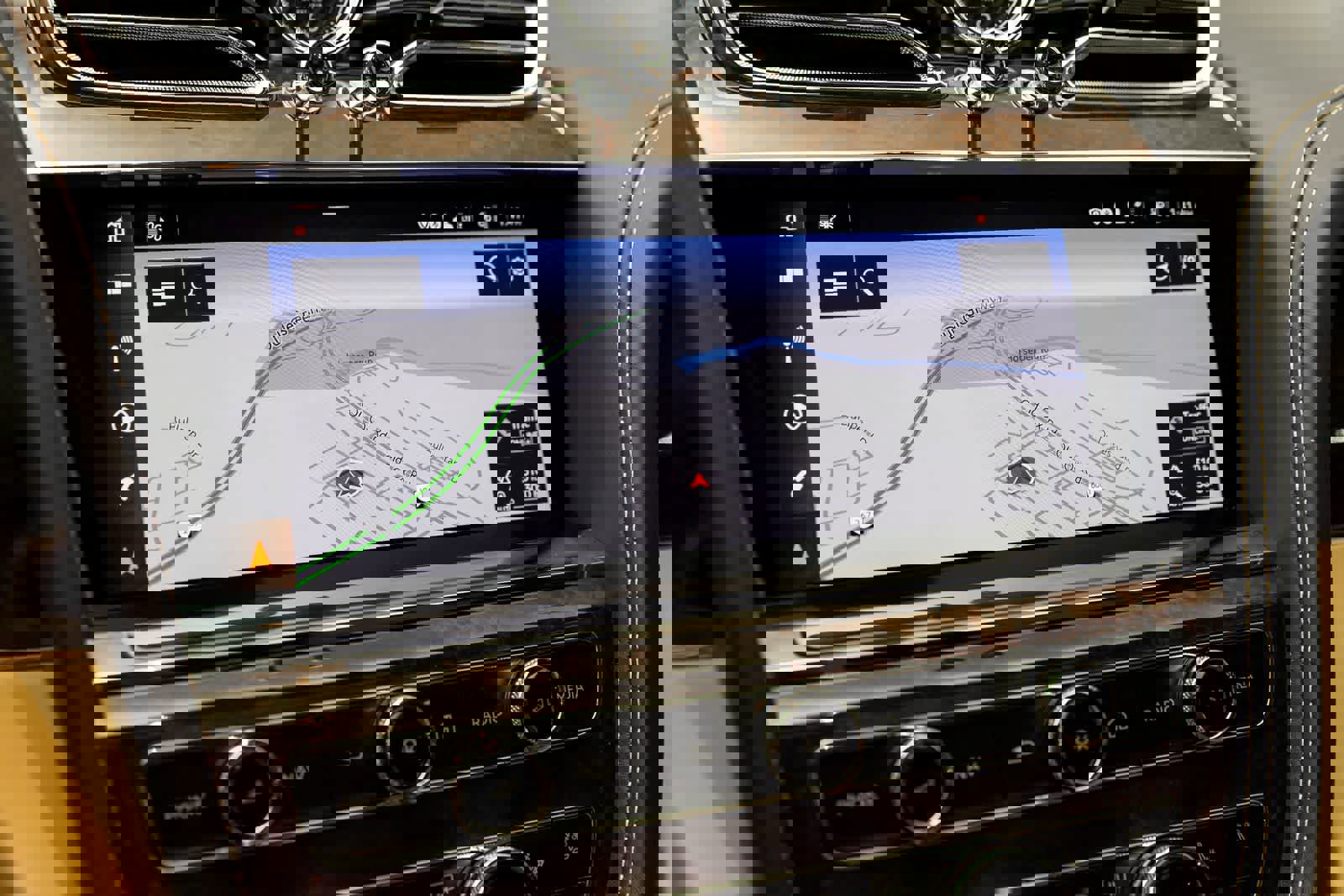 Used 2021 Bentley Bentayga image 19