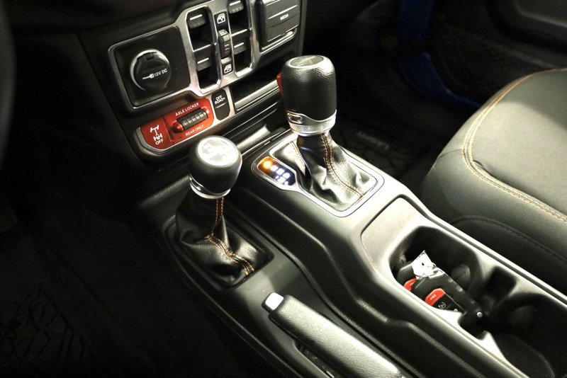 Used 2023 Jeep Gladiator Mojave w/ Cold Weather Group image 25