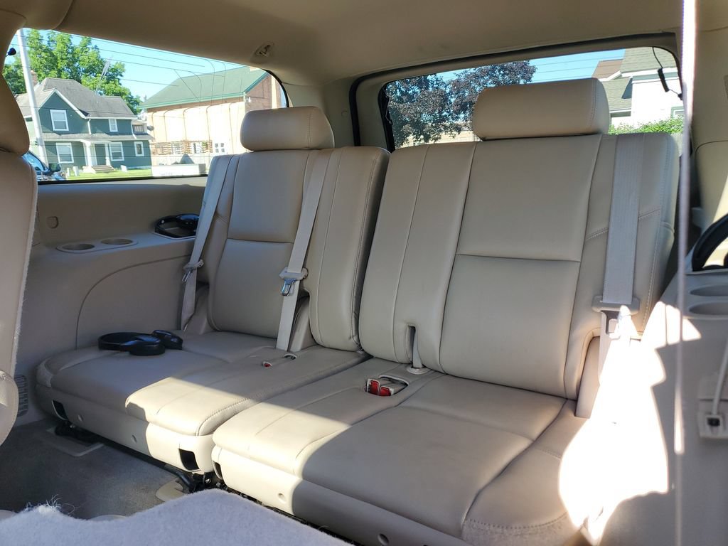 Used 2014 Chevrolet Suburban LTZ AWD/4WD image 10