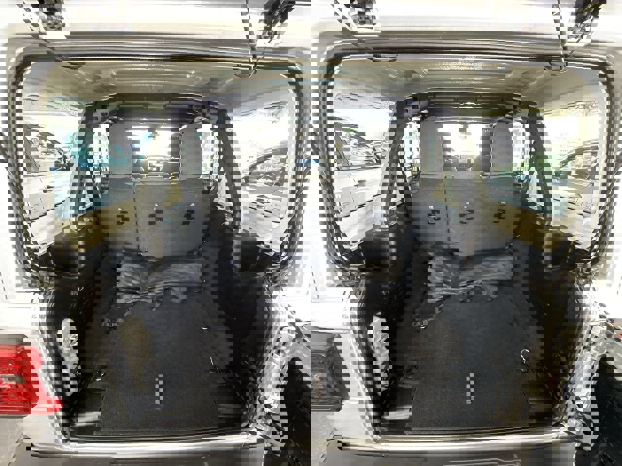 Used 2024 Jeep Wrangler Unlimited Sahara image 24