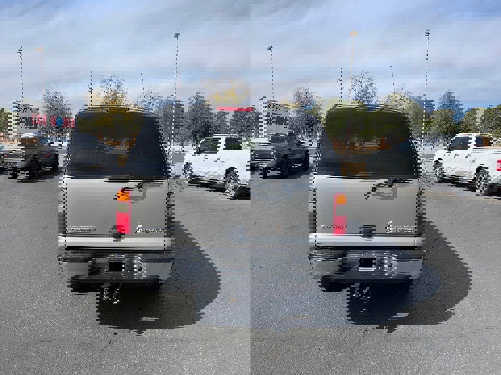 Used 2003 Chevrolet Suburban LS w/ LS Preferred Equipment Group image 4