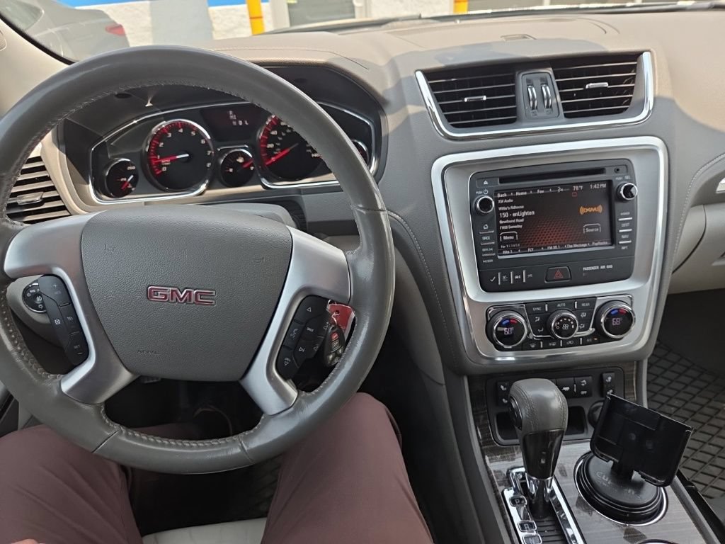 Used 2013 GMC Acadia SLT FWD image 16