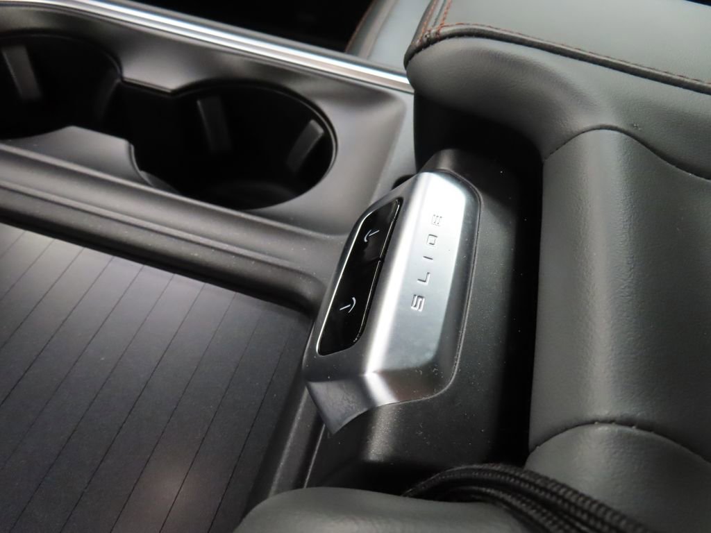 Used 2025 Ford Expedition Active image 58