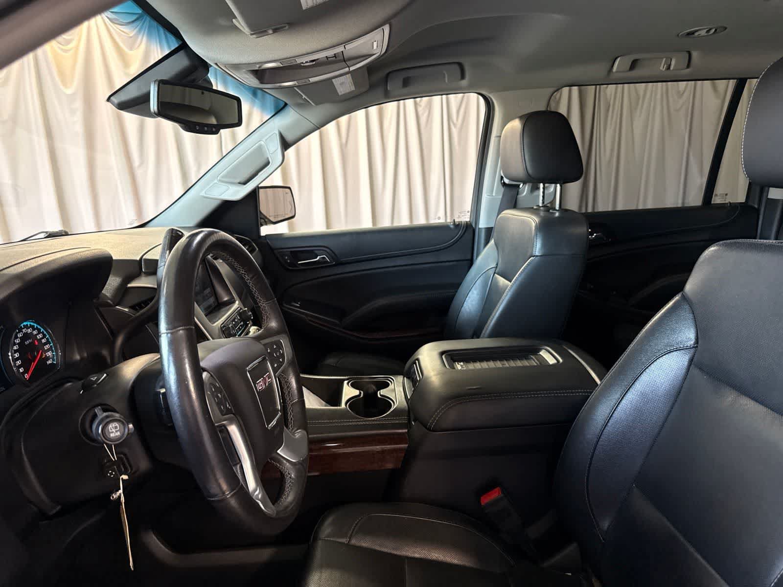 Used 2017 GMC Yukon XL SLT AWD/4WD image 22