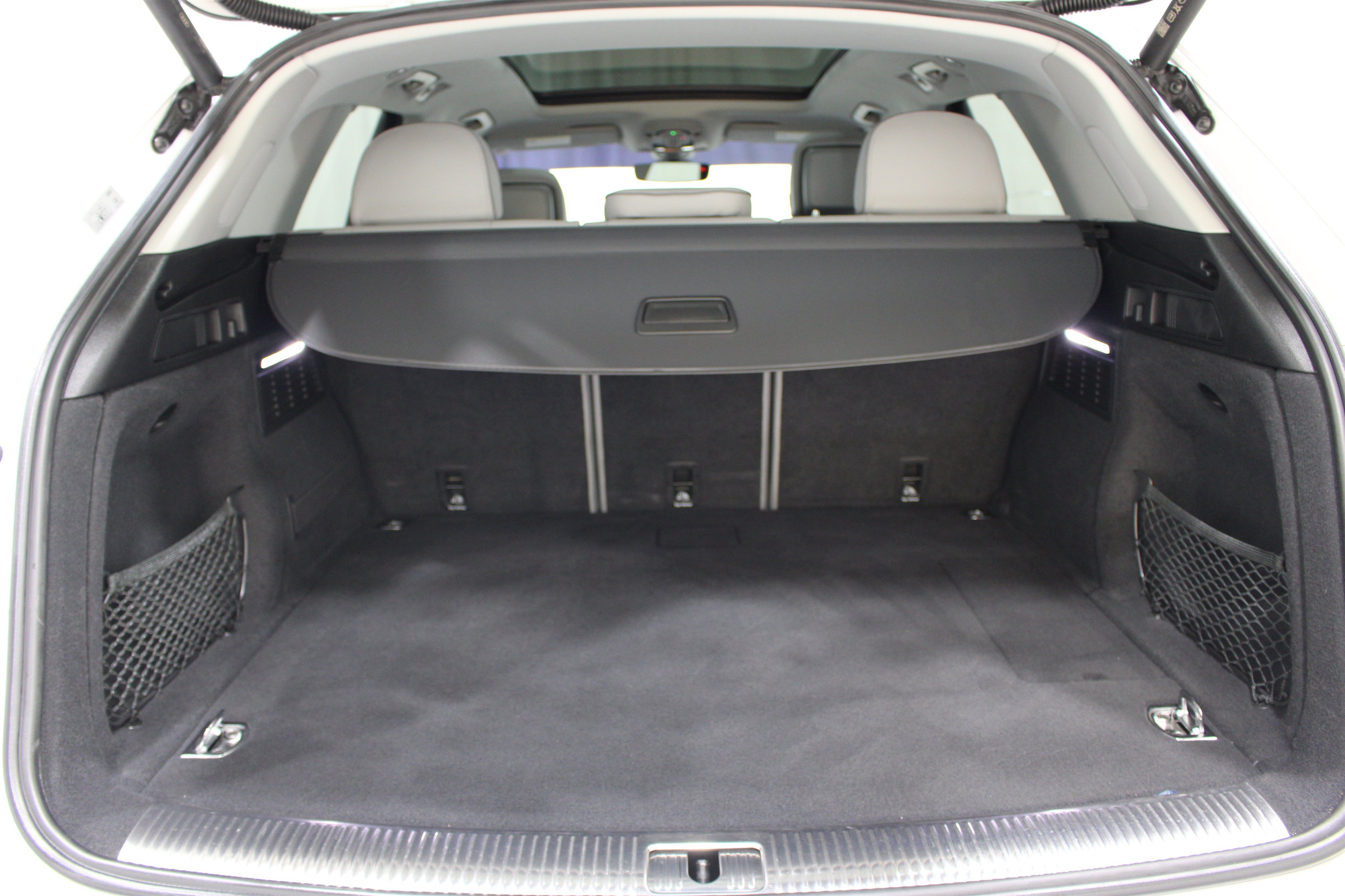 Used 2022 Audi Q5 e Premium Plus AWD/4WD image 24