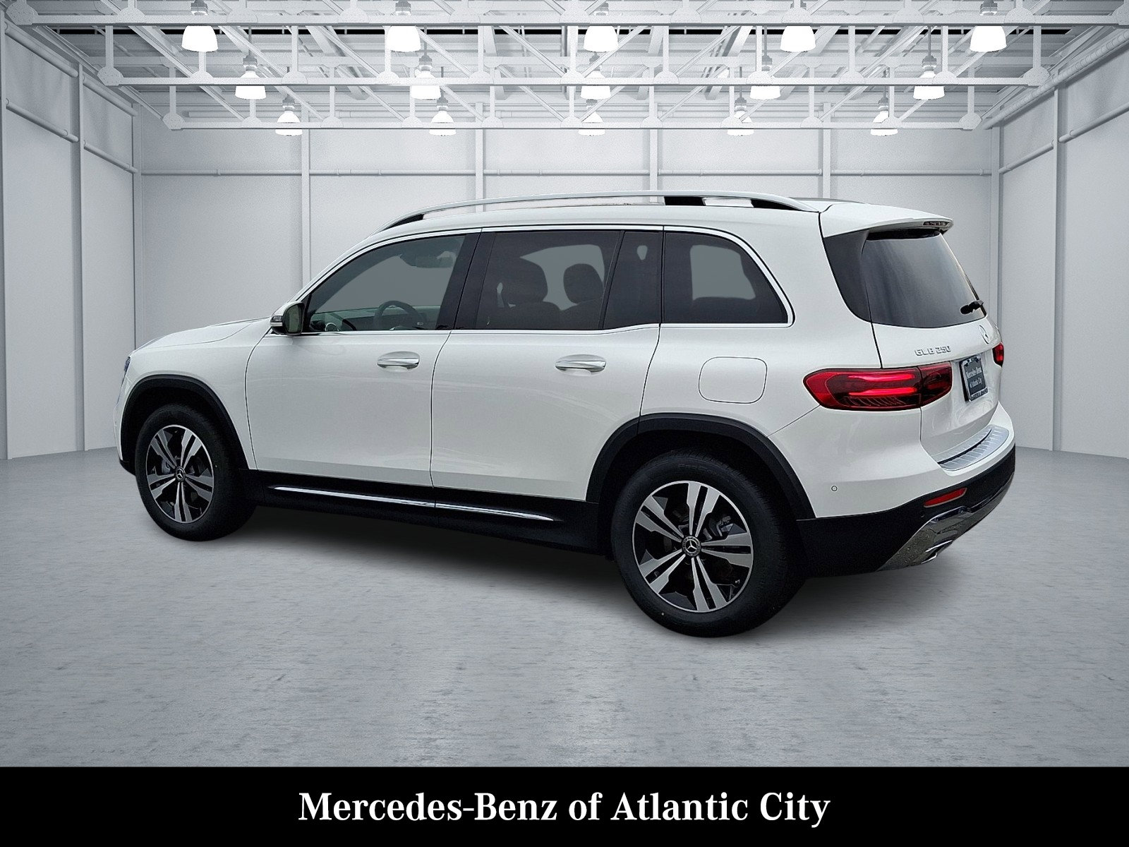 New 2026 Mercedes-Benz GLB 250 4MATIC image 3