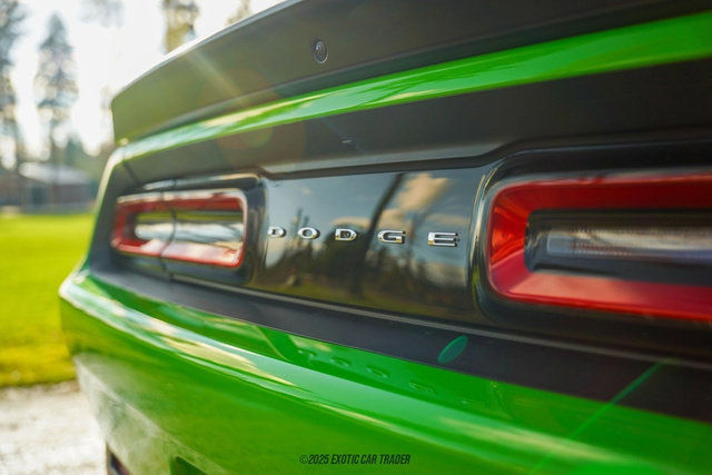 Used 2017 Dodge Challenger SRT Hellcat image 46