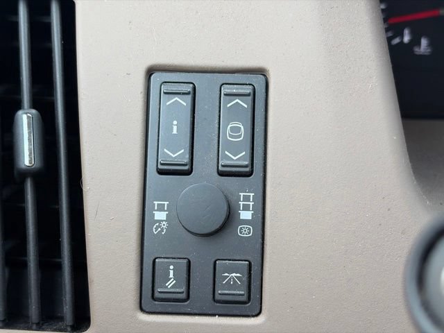 Used 2007 Cadillac STS V8 w/ Preferred Equipment Group RWD image 31