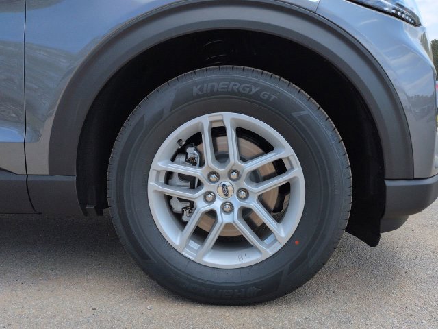 New 2026 Ford Explorer Active RWD image 10
