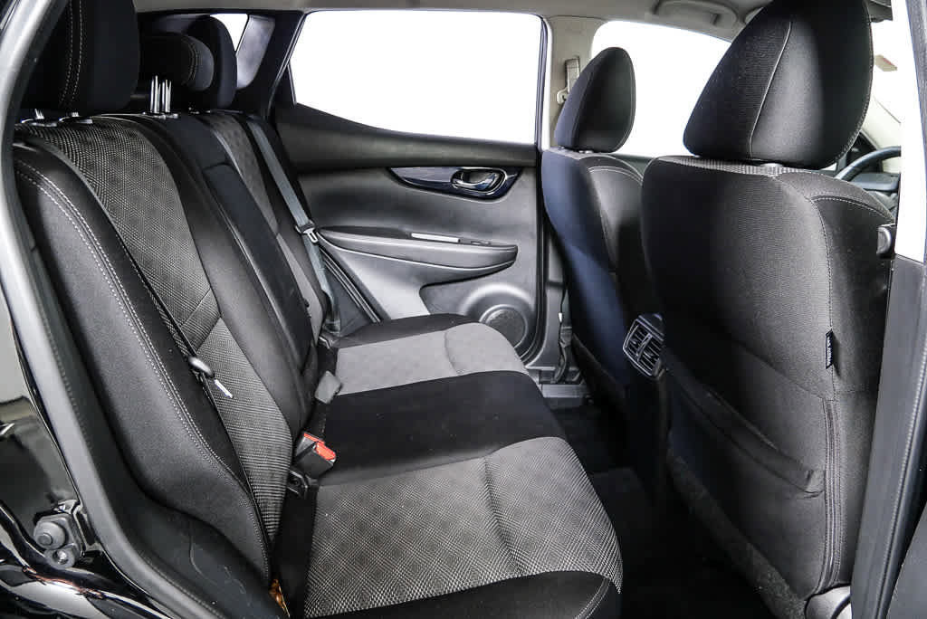 Used 2019 Nissan Rogue Sport SV w/ All-Weather Package FWD image 19