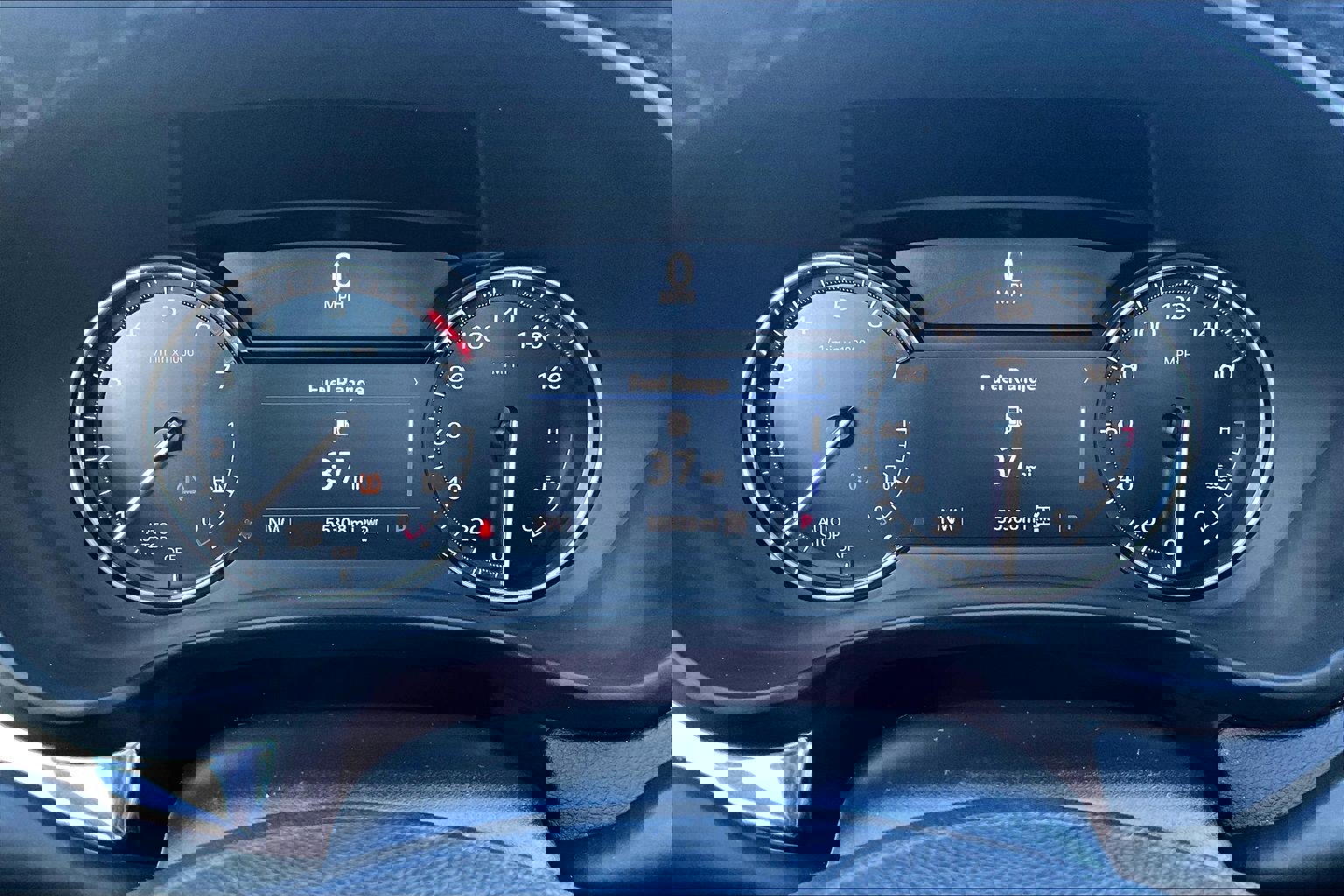 Used 2022 Cadillac XT4 Luxury w/ Cold Weather Package image 8