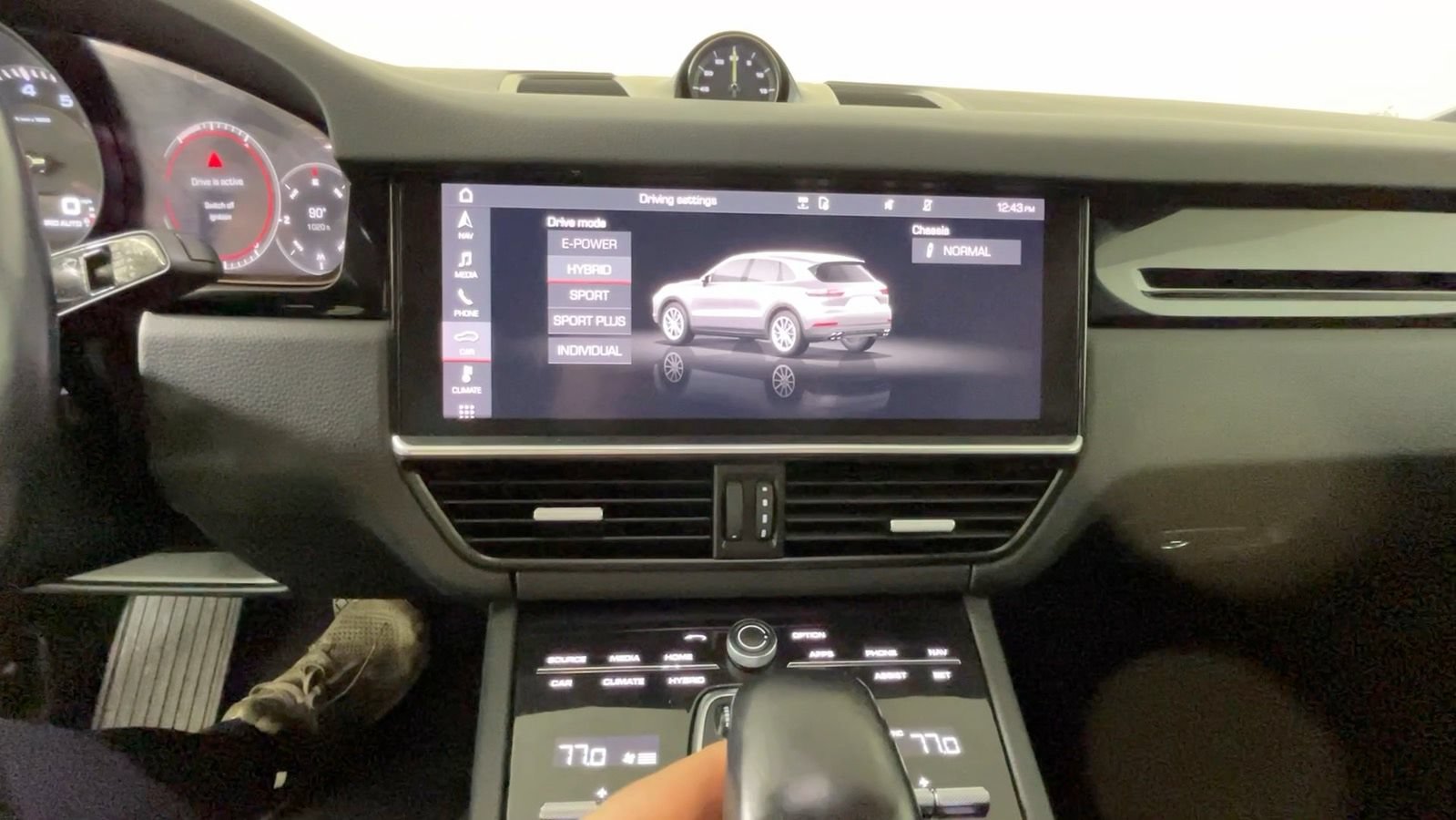 Used 2021 Porsche Cayenne E-Hybrid AWD/4WD image 34