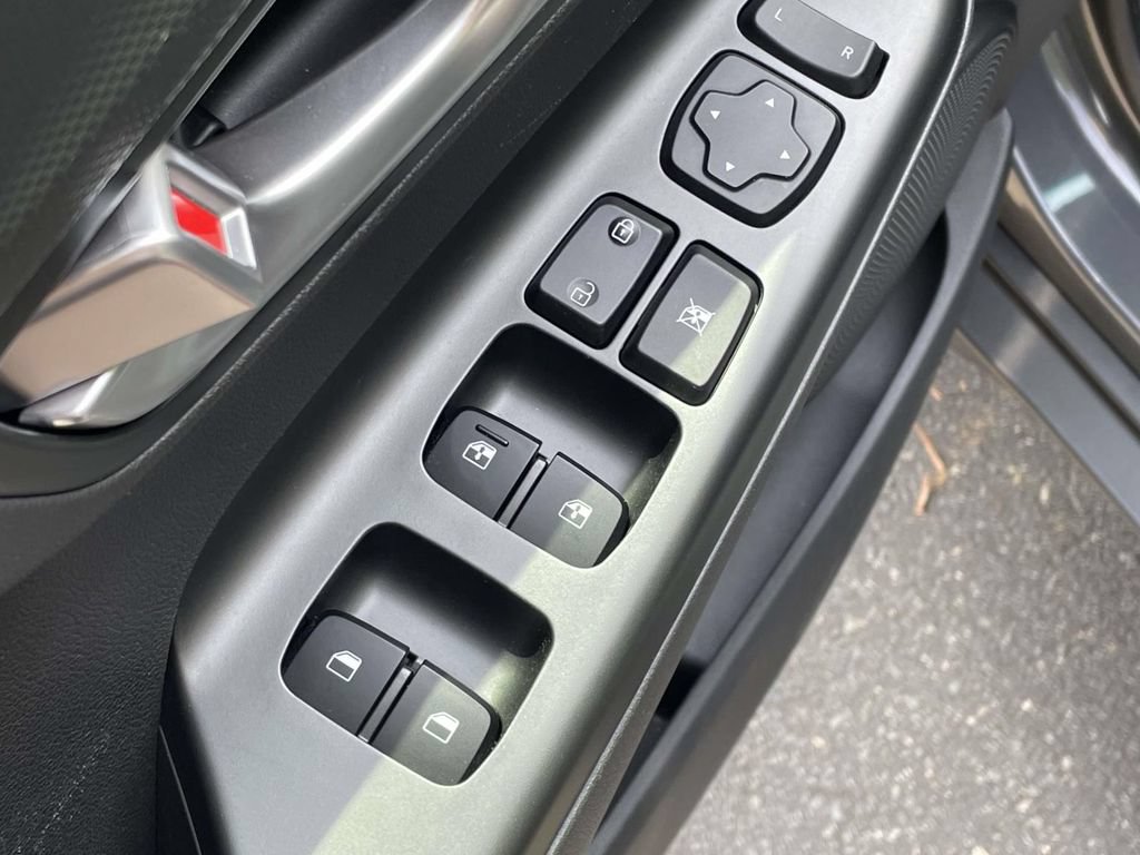 Certified 2023 Hyundai Kona SEL w/ Convenience Package AWD/4WD image 15