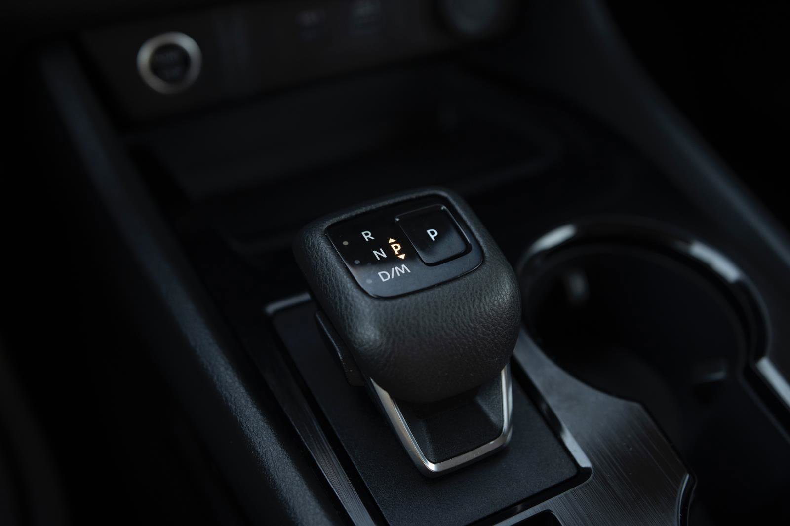 Used 2023 Nissan Rogue S image 11