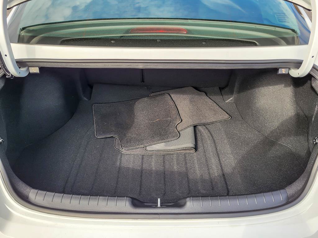 Used 2025 Hyundai Elantra SEL FWD image 27