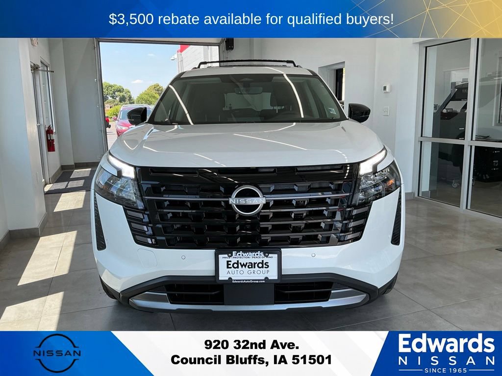 New 2026 Nissan Pathfinder SL w/ SL Premium Package AWD/4WD image 2