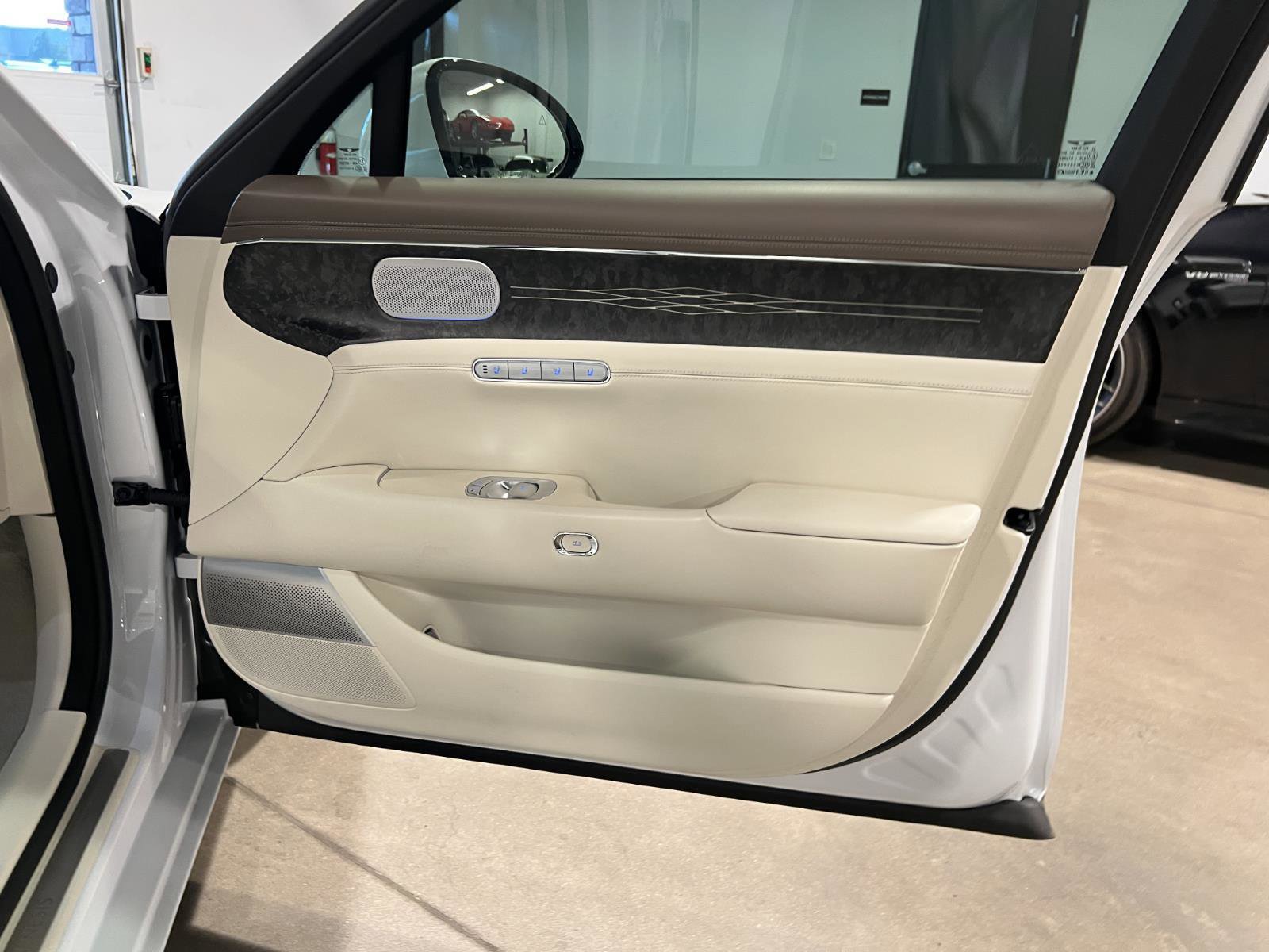 Used 2023 Genesis G90 3.5T image 49