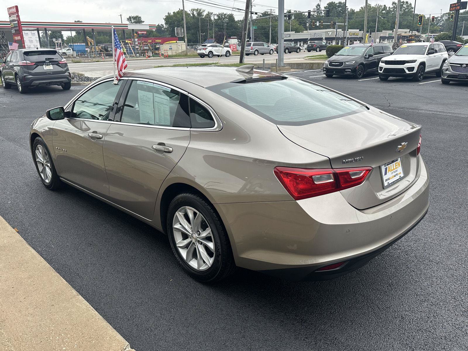 Used 2025 Chevrolet Malibu LT FWD image 7