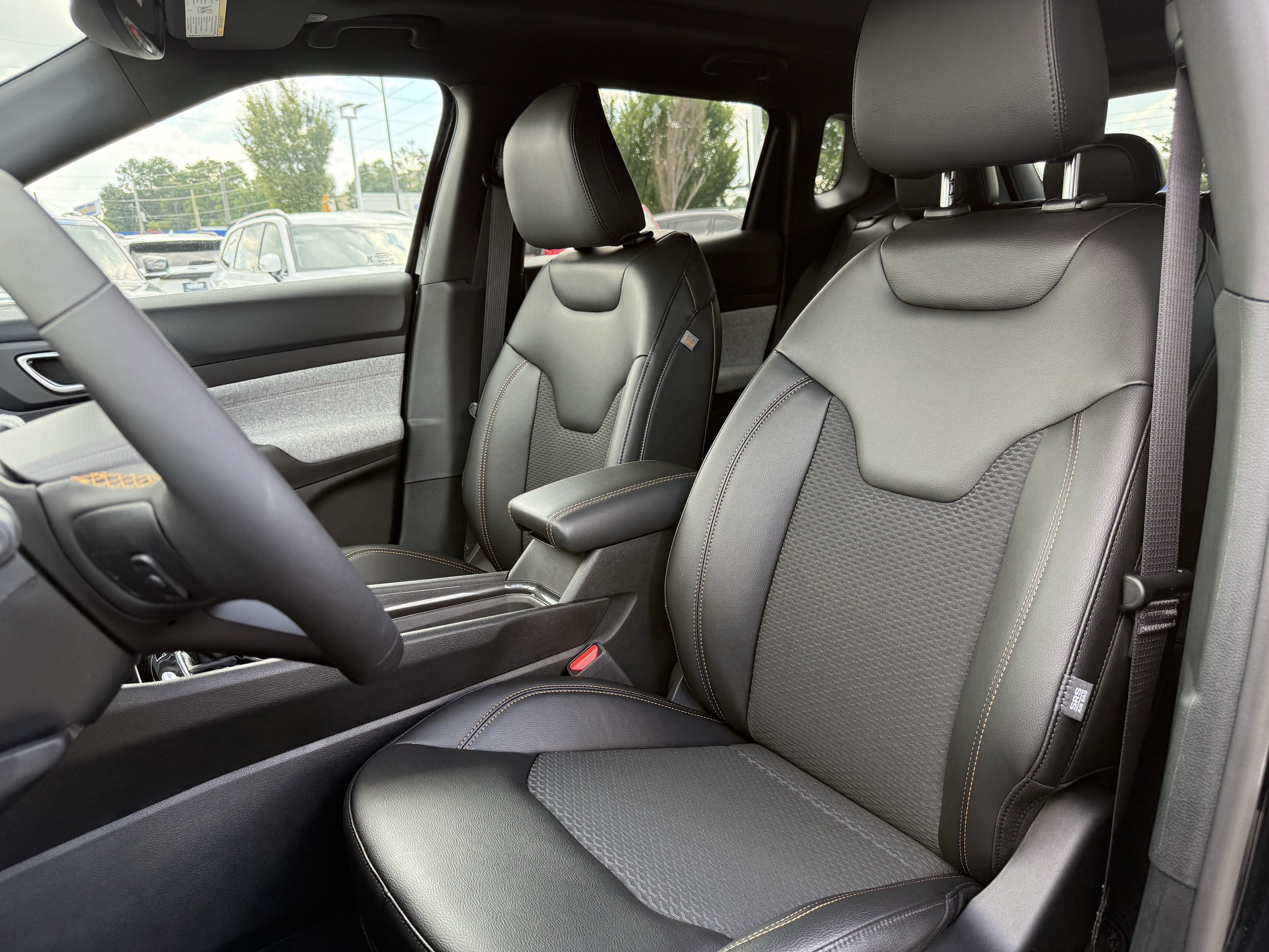 New 2026 Jeep Compass Latitude AWD/4WD image 16