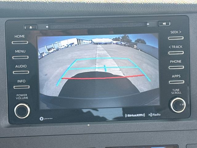 Used 2018 Toyota Sienna LE w/ Carpet Mat Package FWD image 20