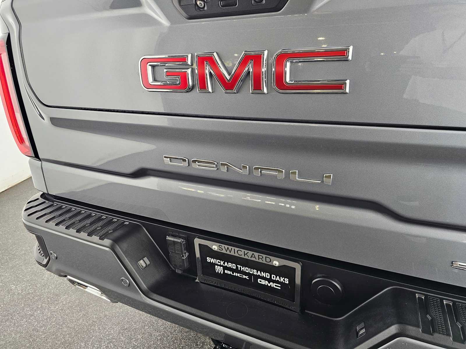 Used 2021 GMC Sierra 1500 Denali w/ Denali Ultimate Package AWD/4WD image 13
