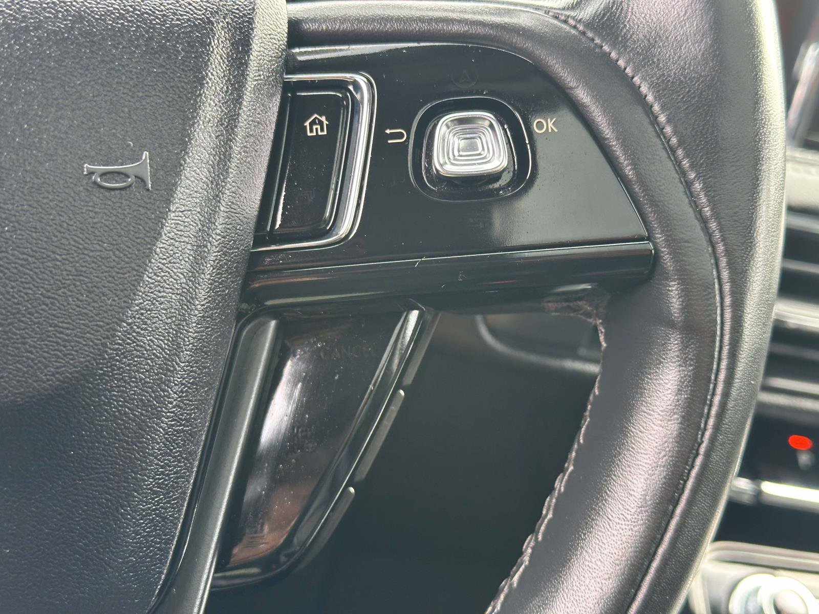 Used 2022 Lincoln Corsair Reserve w/ Equipment Group 201A image 28