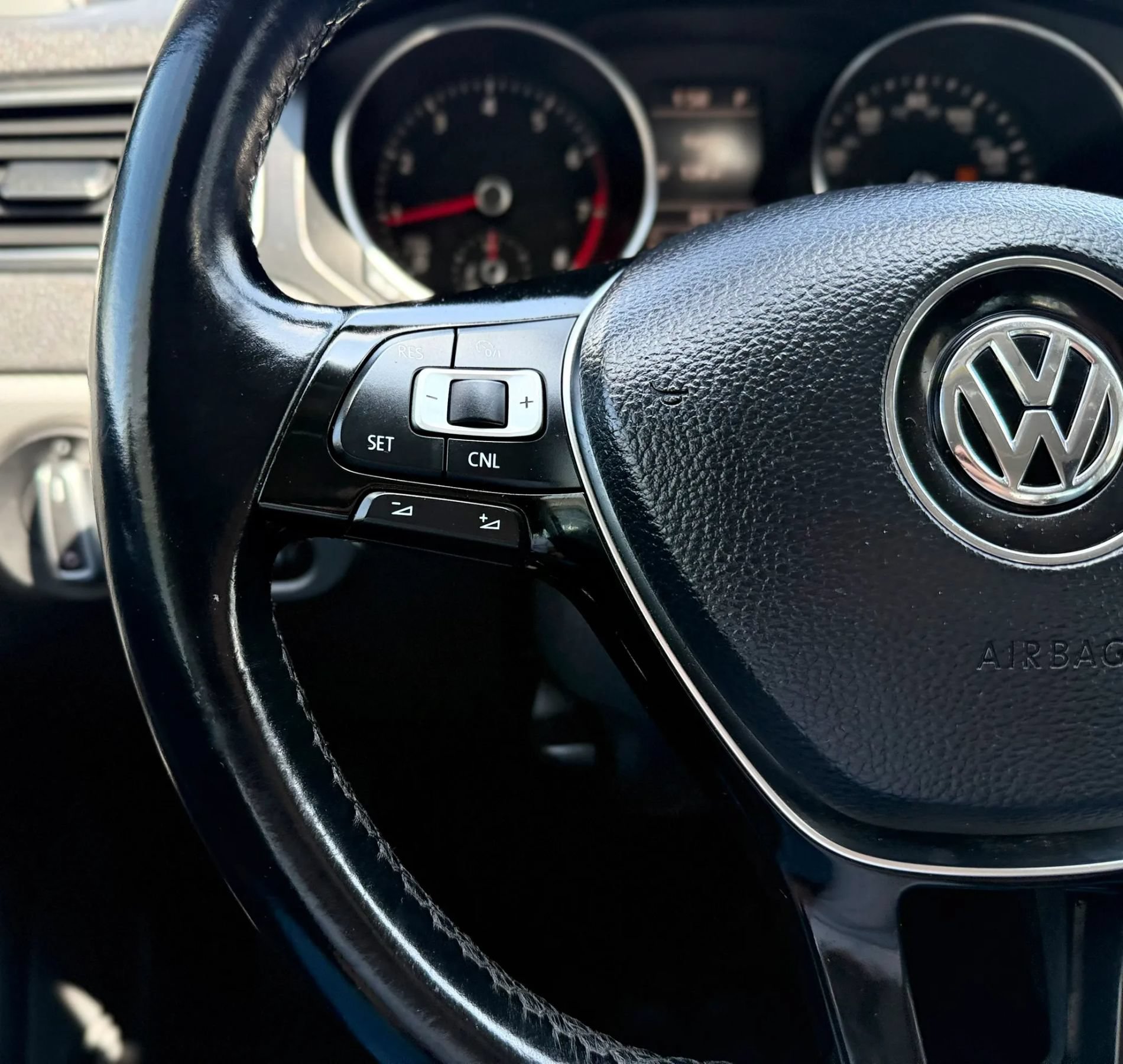 Used 2017 Volkswagen Jetta SE FWD image 14
