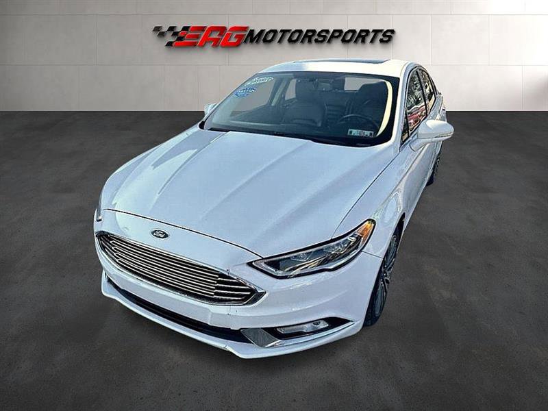 Used 2017 Ford Fusion SE w/ Fusion SE Technology Package image 2